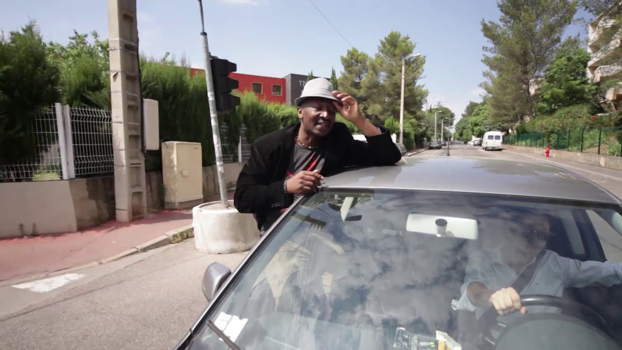 Martin Koums (Oncle Koums) Les passantes ( Georges Brassens ) Clip Officiel Version Reggae Sky by MK