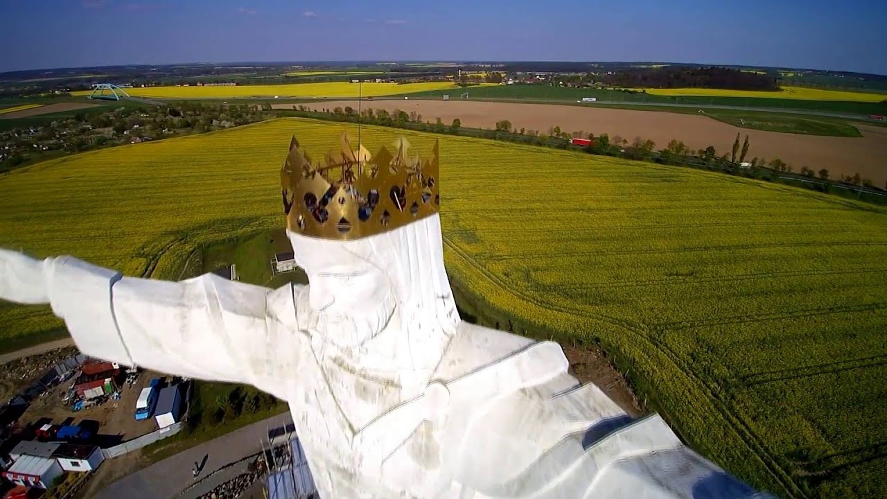 Figura Jezusa Chrystusa Króla Wszechświata w Świebodzinie Dron dla Ciebie