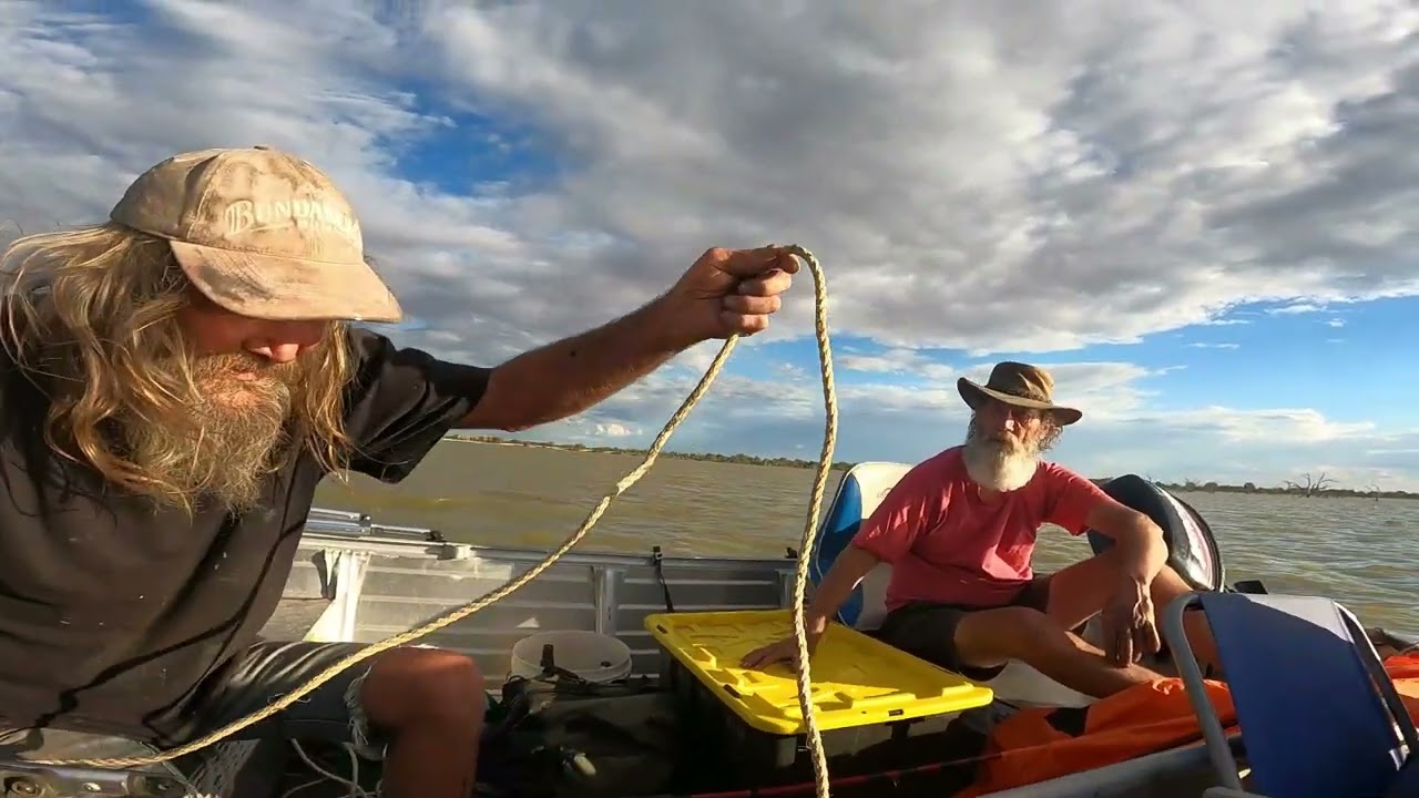 Emergency Boat Rescue - Stranded Fisherman  | Menindee Lakes | Outback NSW Adventure