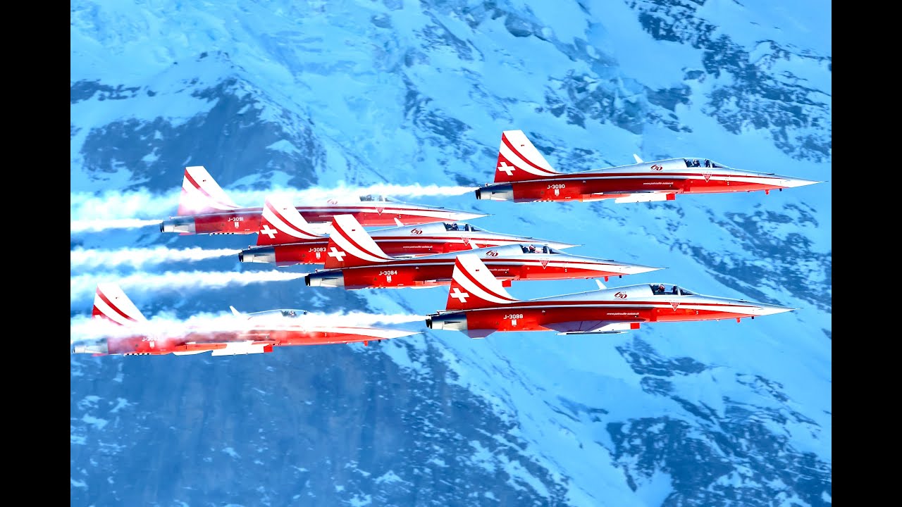 Best Patrouille Suisse airshow ever: Axalp-like jet display around Top of Europe - Lauberhorn 2025