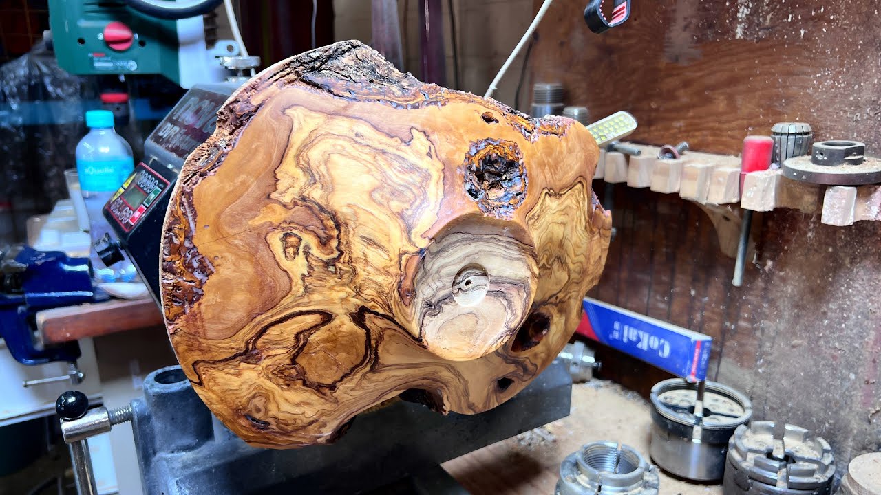 woodturning a olive bowl
