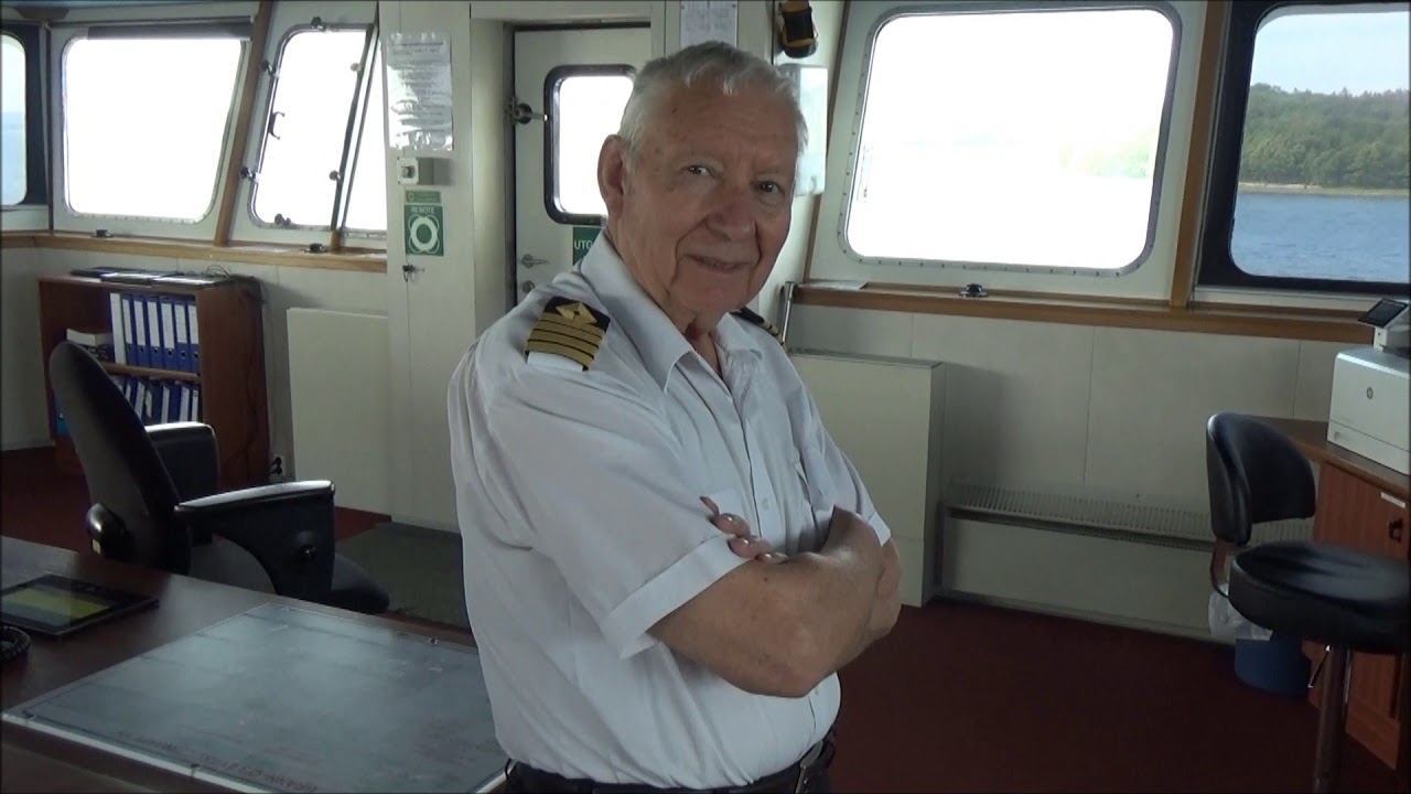 Skipsfører Jan Strønen, 64 år til sjøs, seiler ennå!