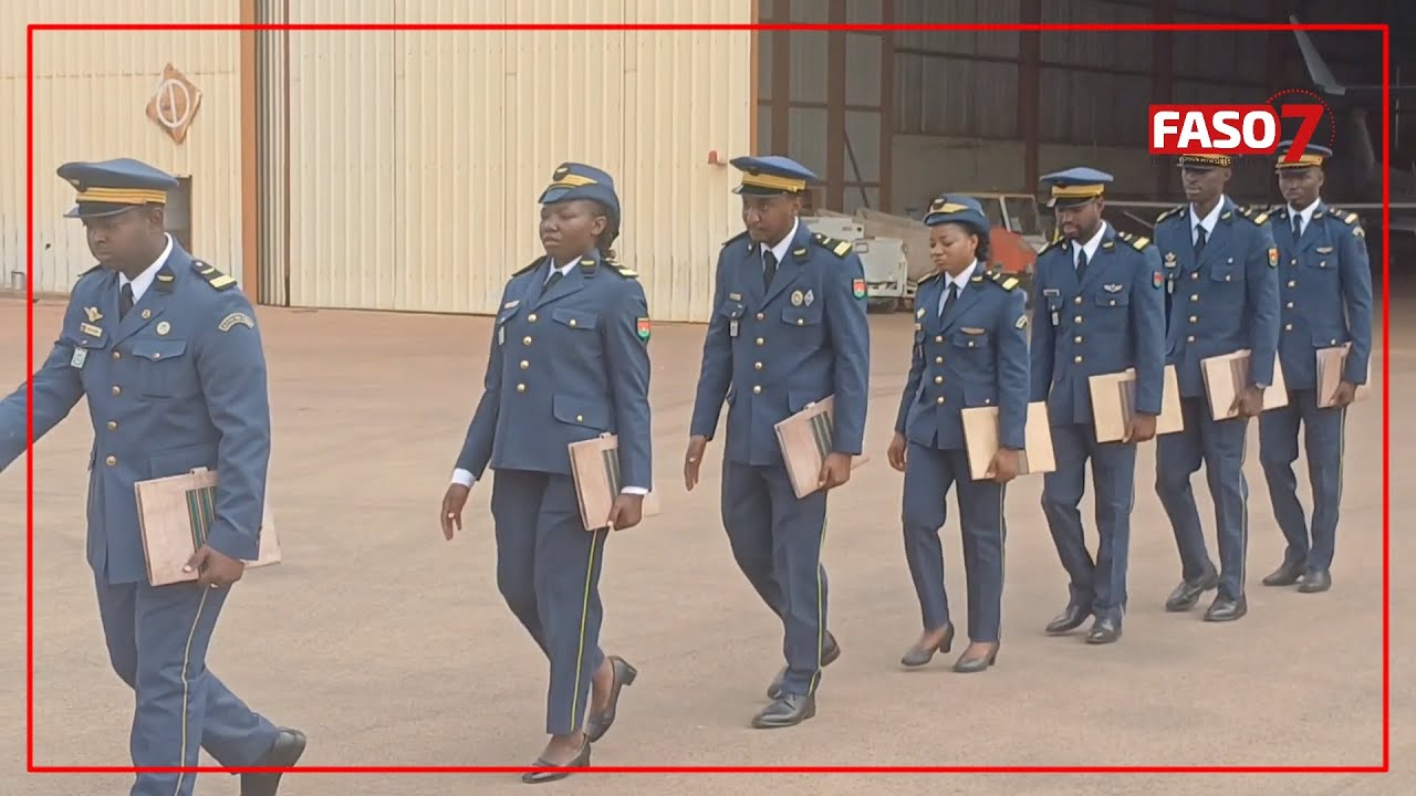 Burkina Faso : 5 pilotes et 2 mécaniciens renforcent l'Armée de l'air