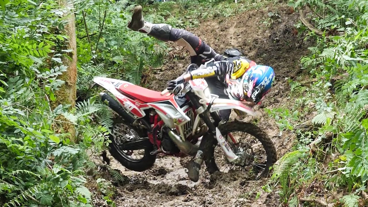 Mud Party Downhill Fails | Enduro Extreme Licq-Athérey 2021 by Jaume Soler
