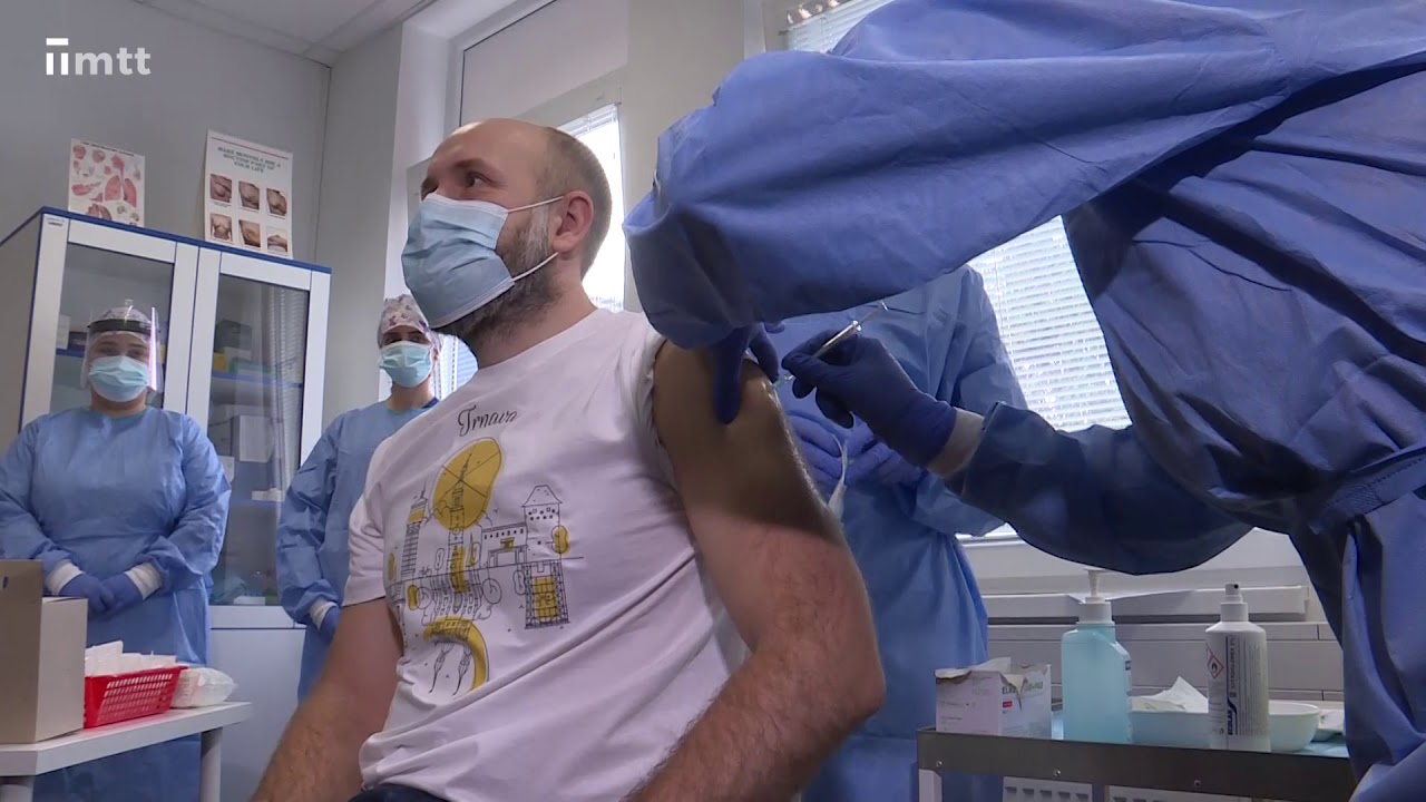 Prvé očkovanie proti COVID-19 vo Fakultnej nemocnici v Trnave