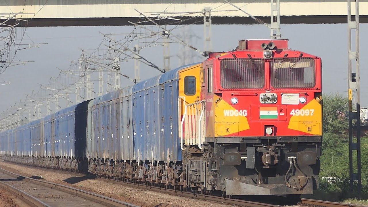 Fast Electric & Diesel Goods trains  | indian Railways | Curve Trains NWR Dausa junction bhankari 