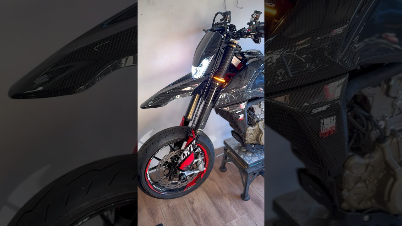 Full carbon Ducati 698 😍 #supermofools #supermoto #ducati #hypermotard