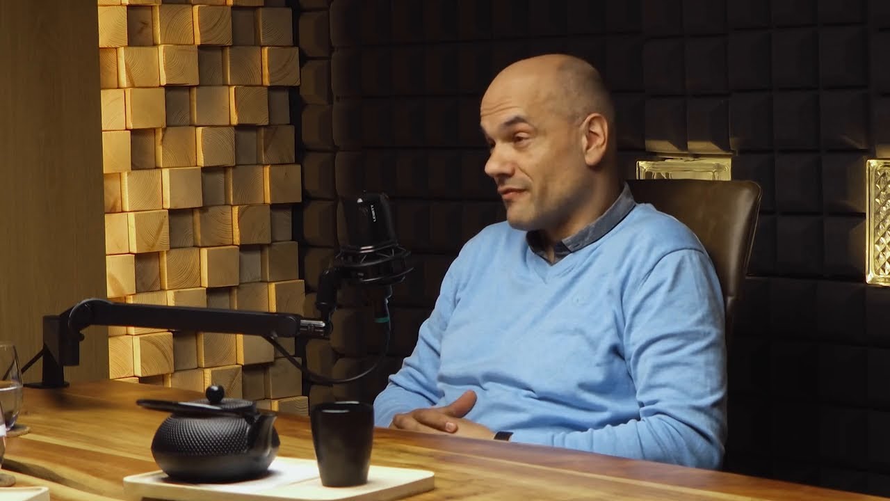 Tailoring Your Profile: How to Attract the Right Headhunter