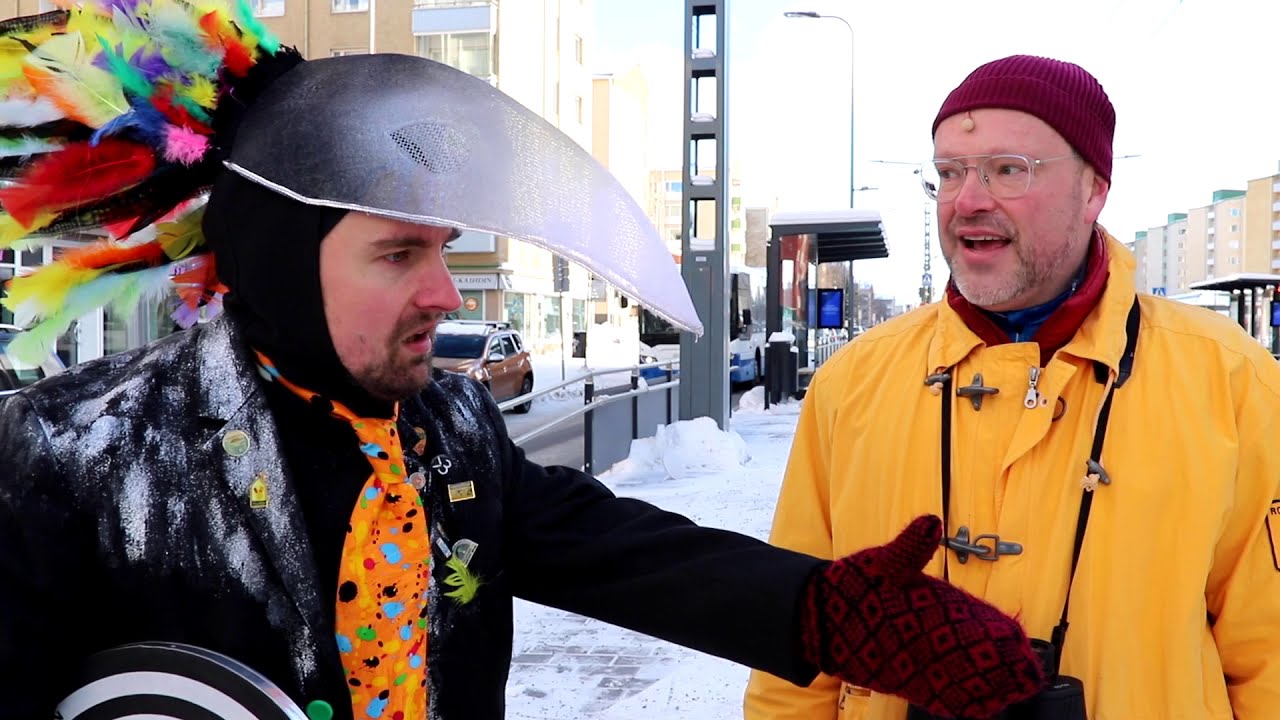 Tampereen Ratikka - Raiteiden ylittäminen R.A. Tikan ja Ratikkabongarin kanssa