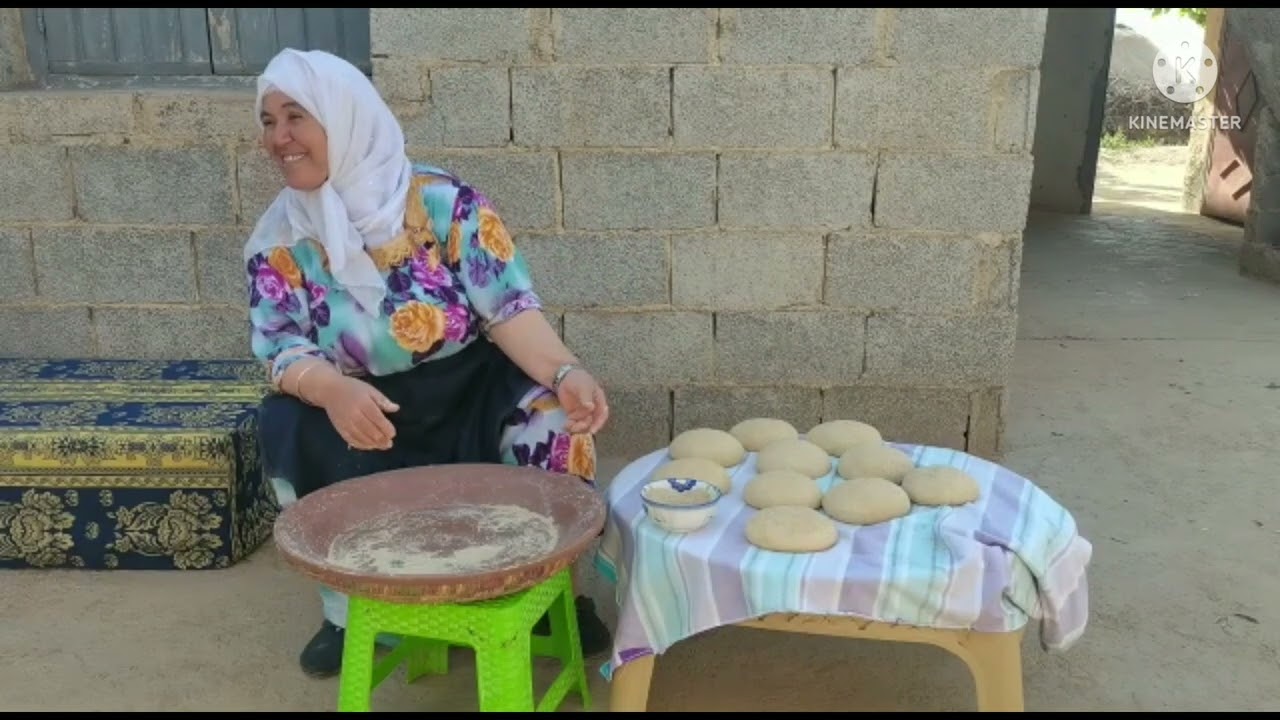 ميمة سافرات و خريبكة بيها نورات و تقاليد بلادها منسات وتحية كبيرة لكل متتبعات