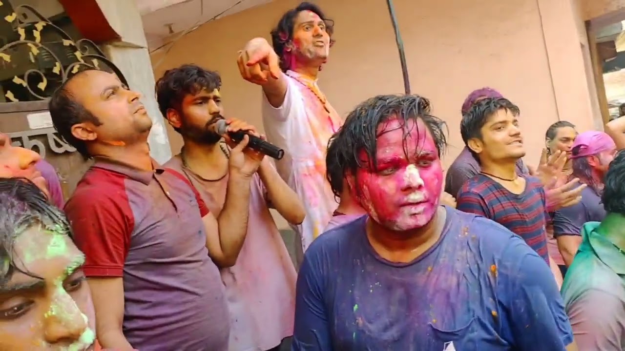 Holi celebration of nardiya Nikunj pariwar Radha Madhav Mandir Ghaziabad Shri Naresh bhaiya ji