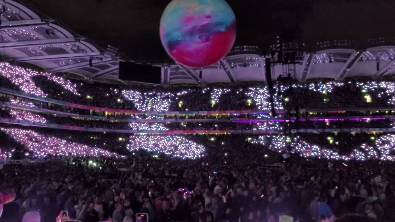 Coldplay,  Fix You / Good Feelings /Feelslikeiamfallinginlove, Dublin 29 Aug 2024