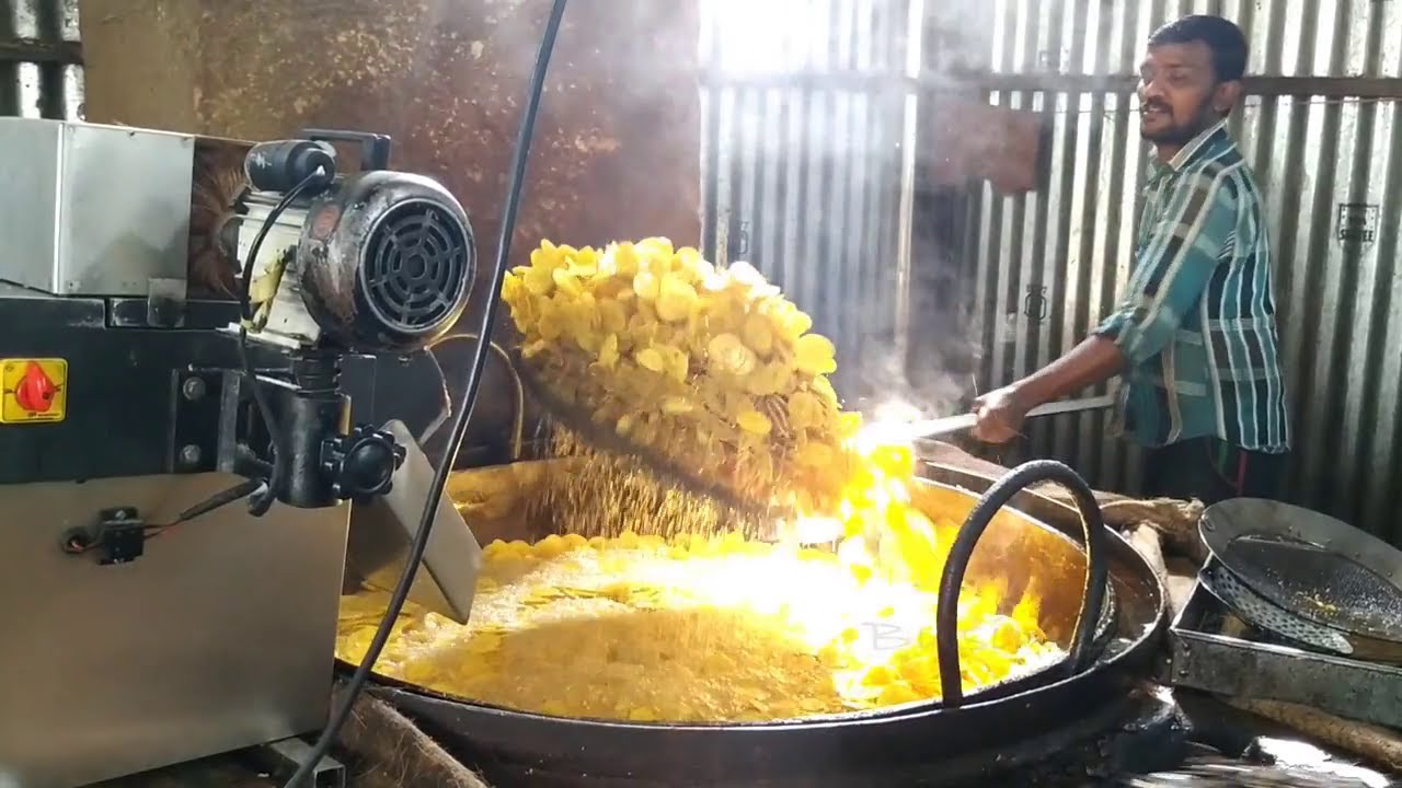Kerala Nendran Banana Chips Making || how to make banana chips || kerala banana chips slicer machine