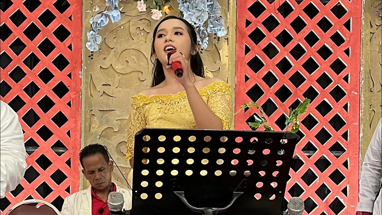 Putri Ayu Silaen - Boru Panggoaran | Wedding Tiara & Horlando