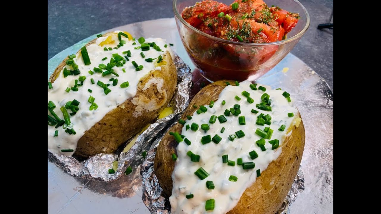 Ofenkartoffel mit Sour Cream Dip - So einfach machst du die legendären Baked Potato selber!
