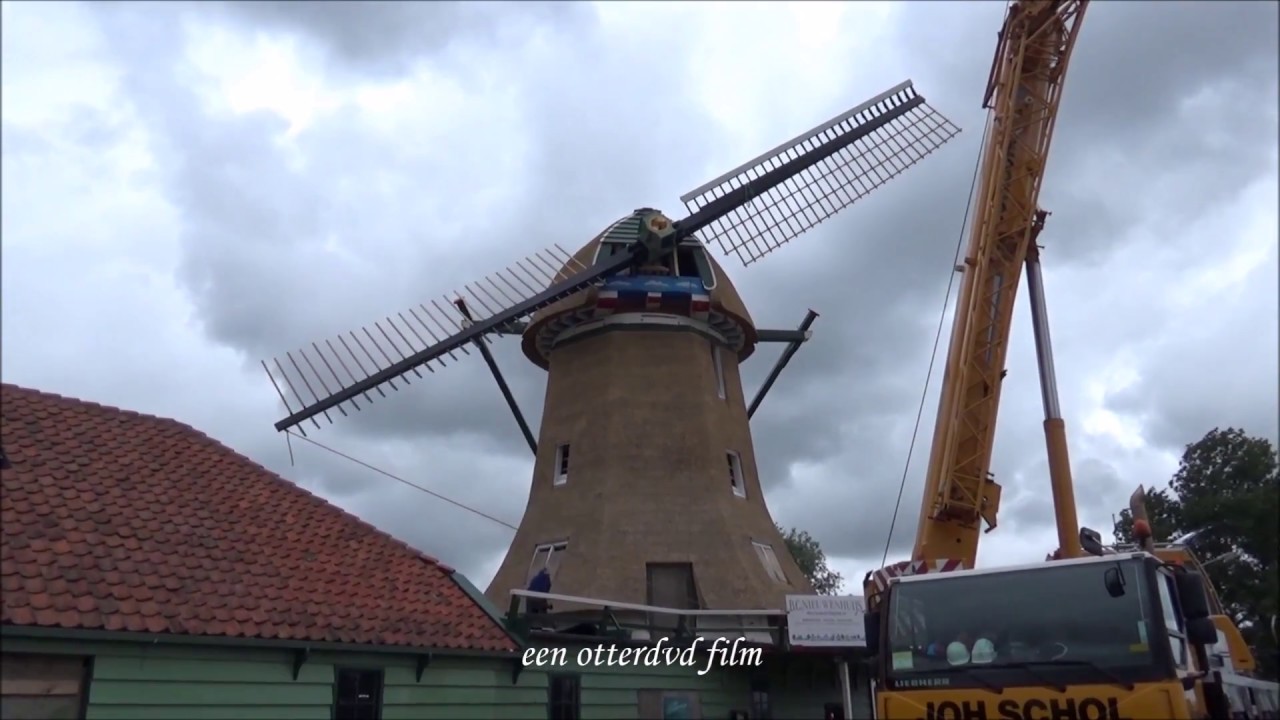 Roede steken bij molen de Paauw Nauerna. 16 juni 2017