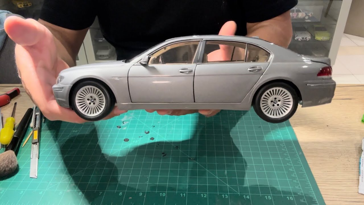 Full Disassembly of BMW 7 series E66 by kyosho on scale 1/18, repair loose doors and paint rash