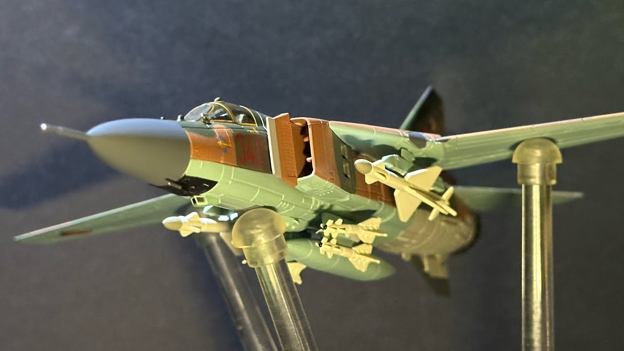 HobbyMaster MiG-23ML “Flogger G” East German Air Force JG9 Review!