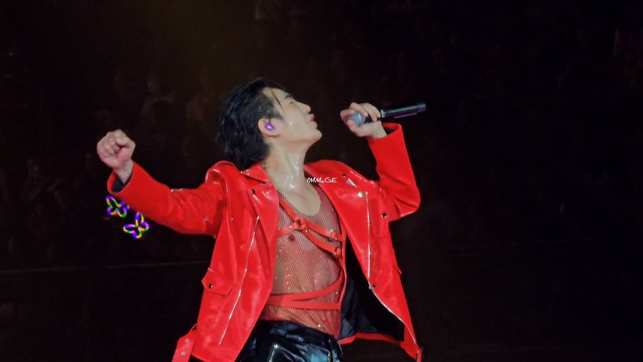 เวลาไม่ช่วยอะไร - Peck Palitchoke X Christina I CHRISTINA Q CONCERT I 09.12.2023 [4/5]