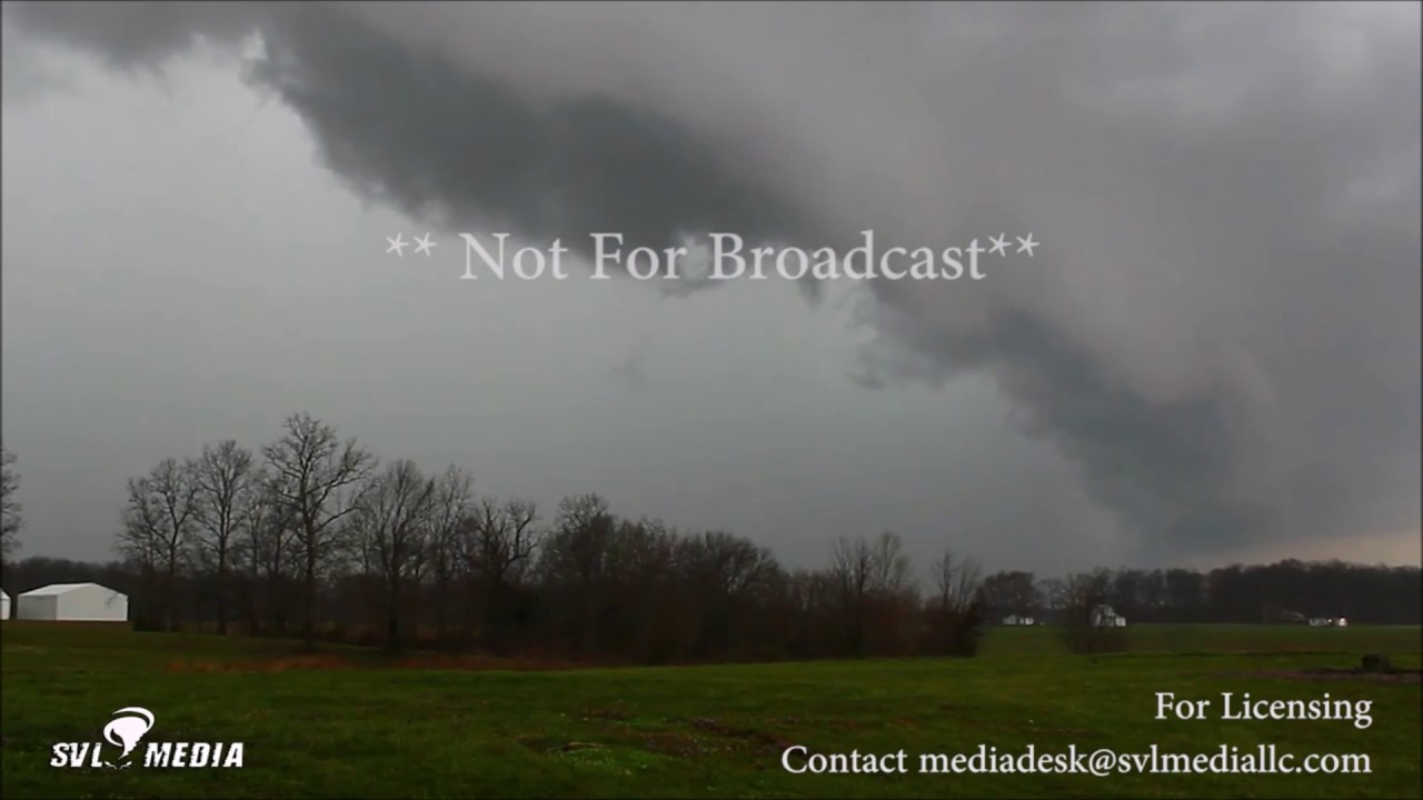 Salem, Indiana - Shelf Cloud With Vorticity - March 27th, 2017