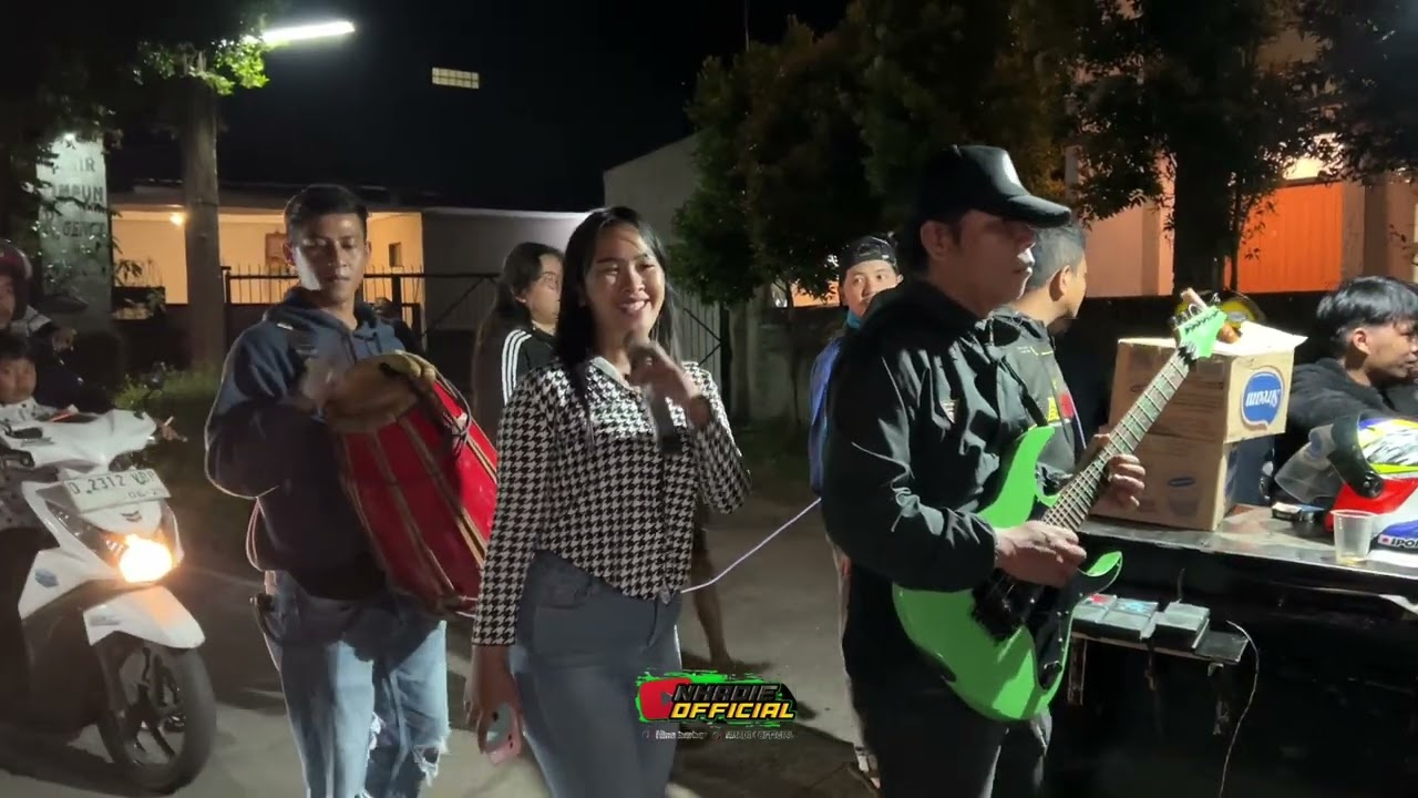 OBROG SAHUR SENI BENJANG MEKAR BUDAYA DI CISUMUN PASIR IMPUN