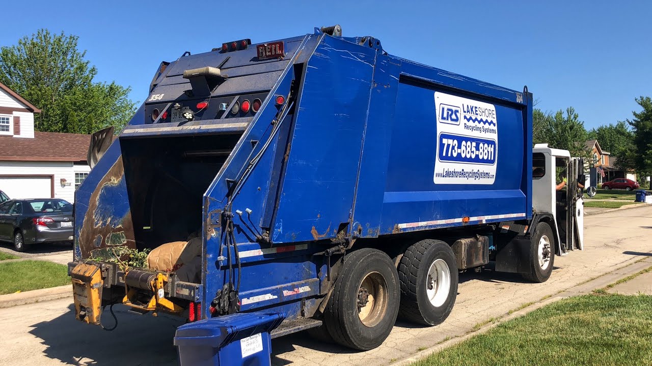 Lakeshore Recycling Systems 354: Crane Carrier Heil DuraPack 5000 RL Garbage Truck