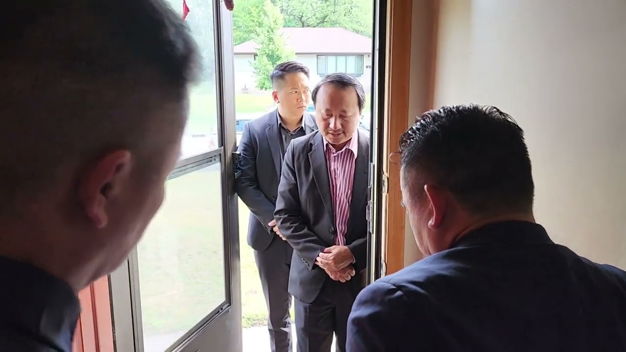Hu Hauv Qhua Txooj (Kav Xwm tuaj hu Txiv Dab Laug)