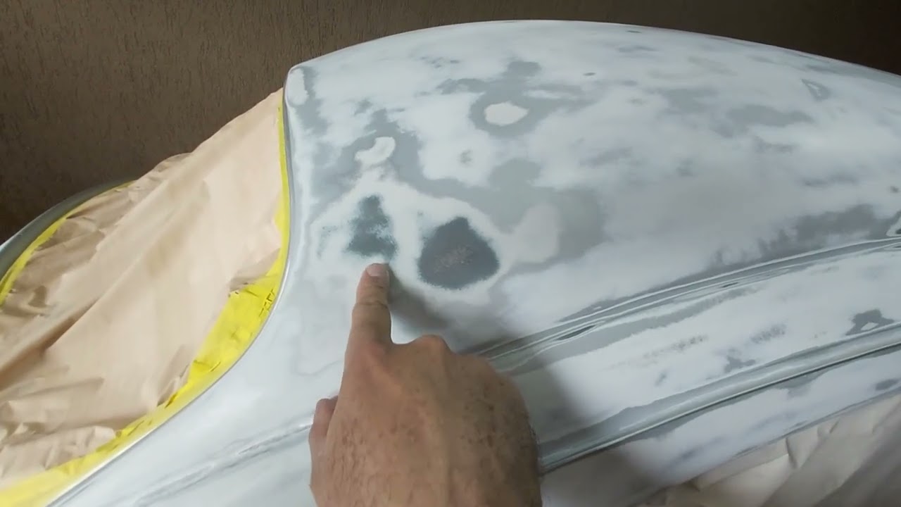 Taqueamento da pintura ,para melhorar o nivelamento e ancoragem da pintura nova .