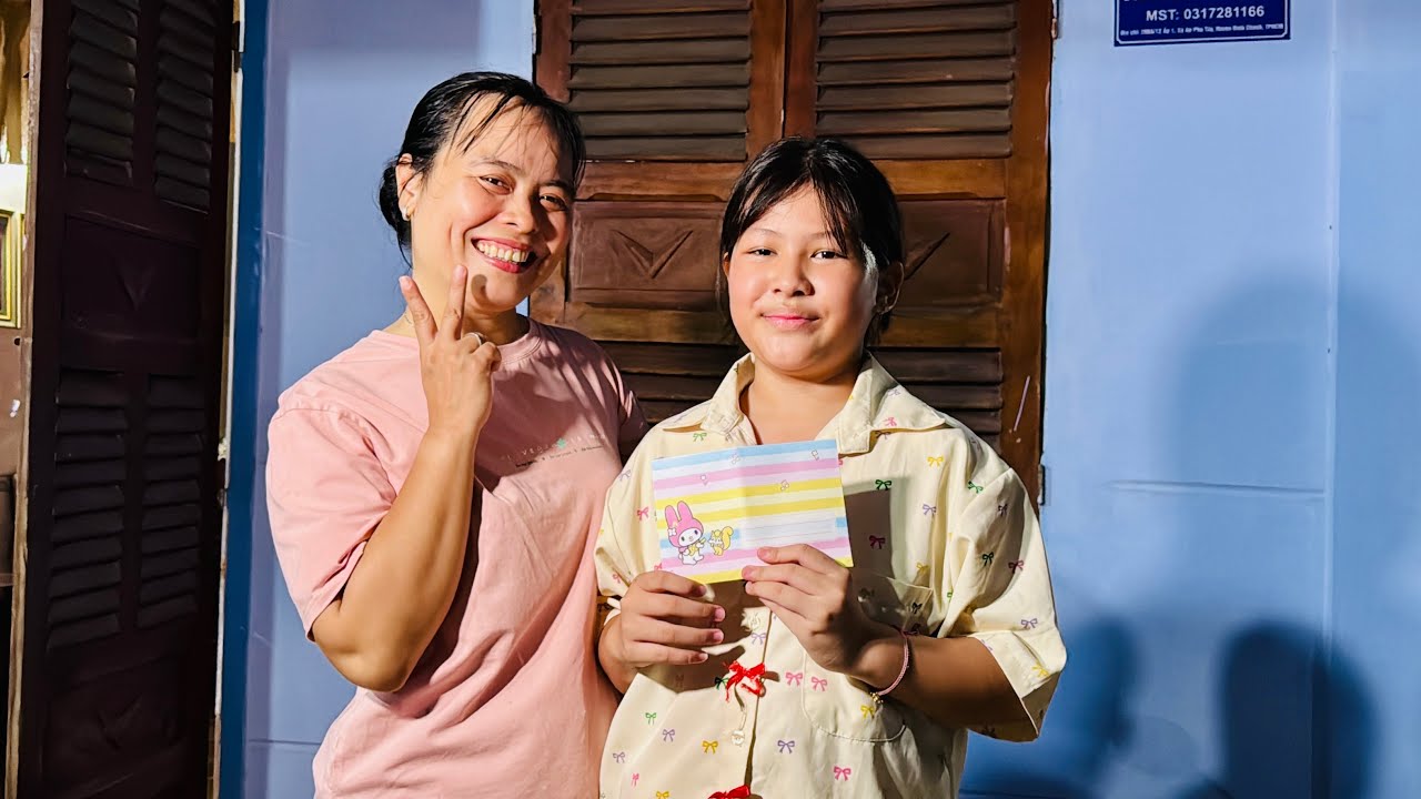 Đầm ấm bên gia đình và bạn bè trong ngày sinh nhật của Cà Na