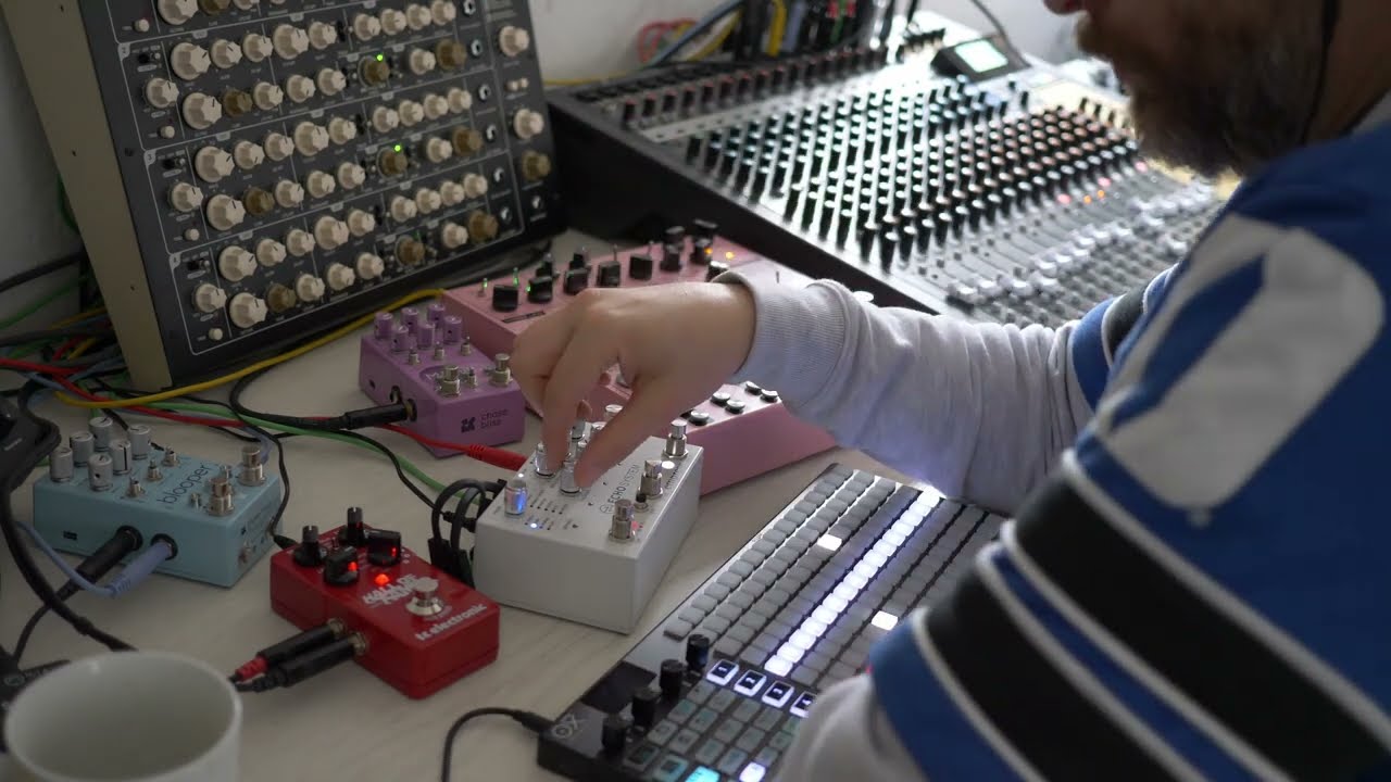 jan19ambient / vermona perfourmer mk2 / soma lyra 8 / empress echosystem