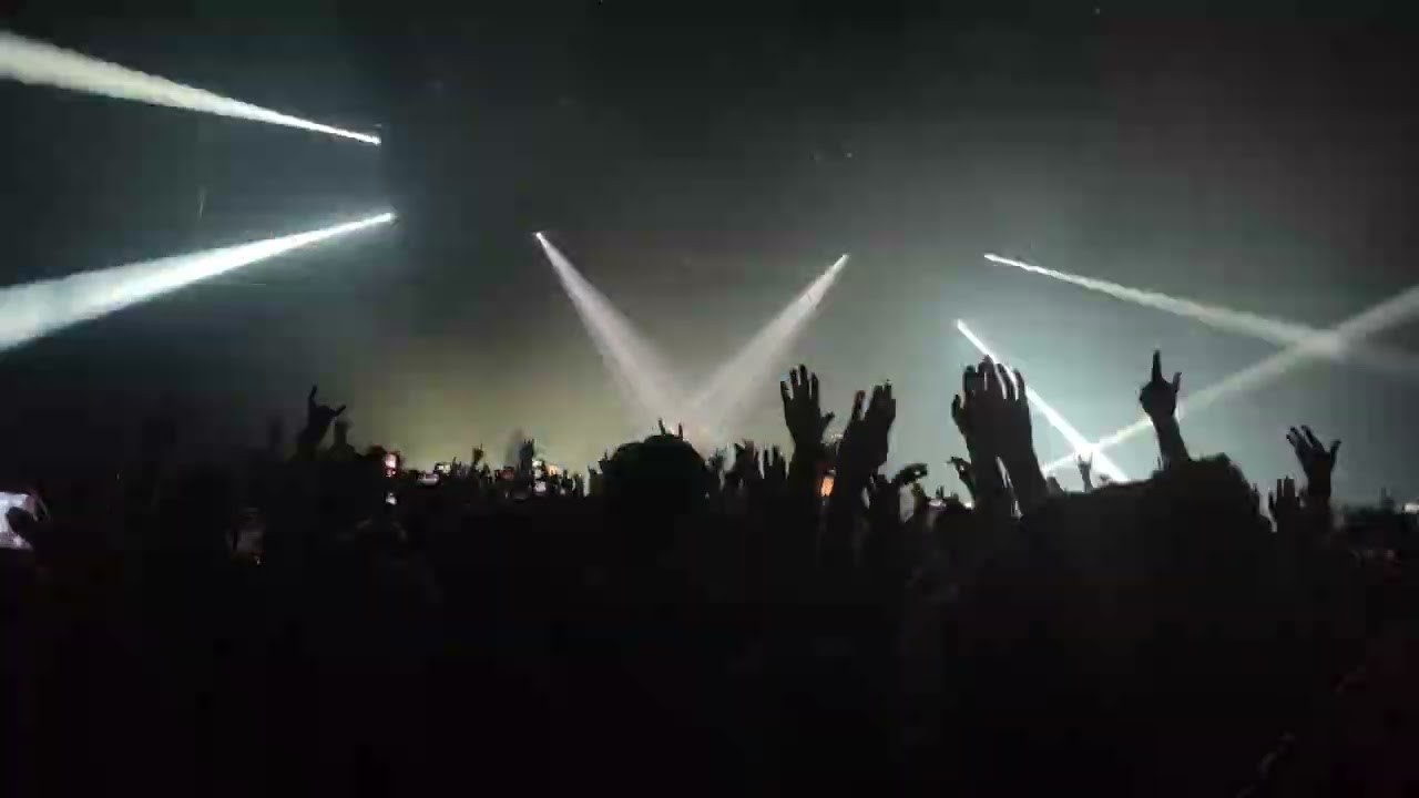 Carpenter Brut - Le Perv (Live Paris 2022)
