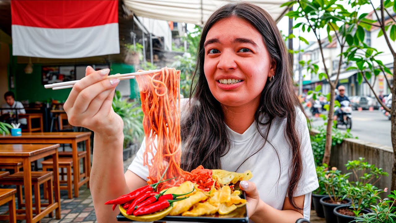 ЛУЧШИЙ тур по острой еде в Джакарте 🇮🇩 | 4 НЕВЕРОЯТНЫХ уровня остроты (рейтинг!)
