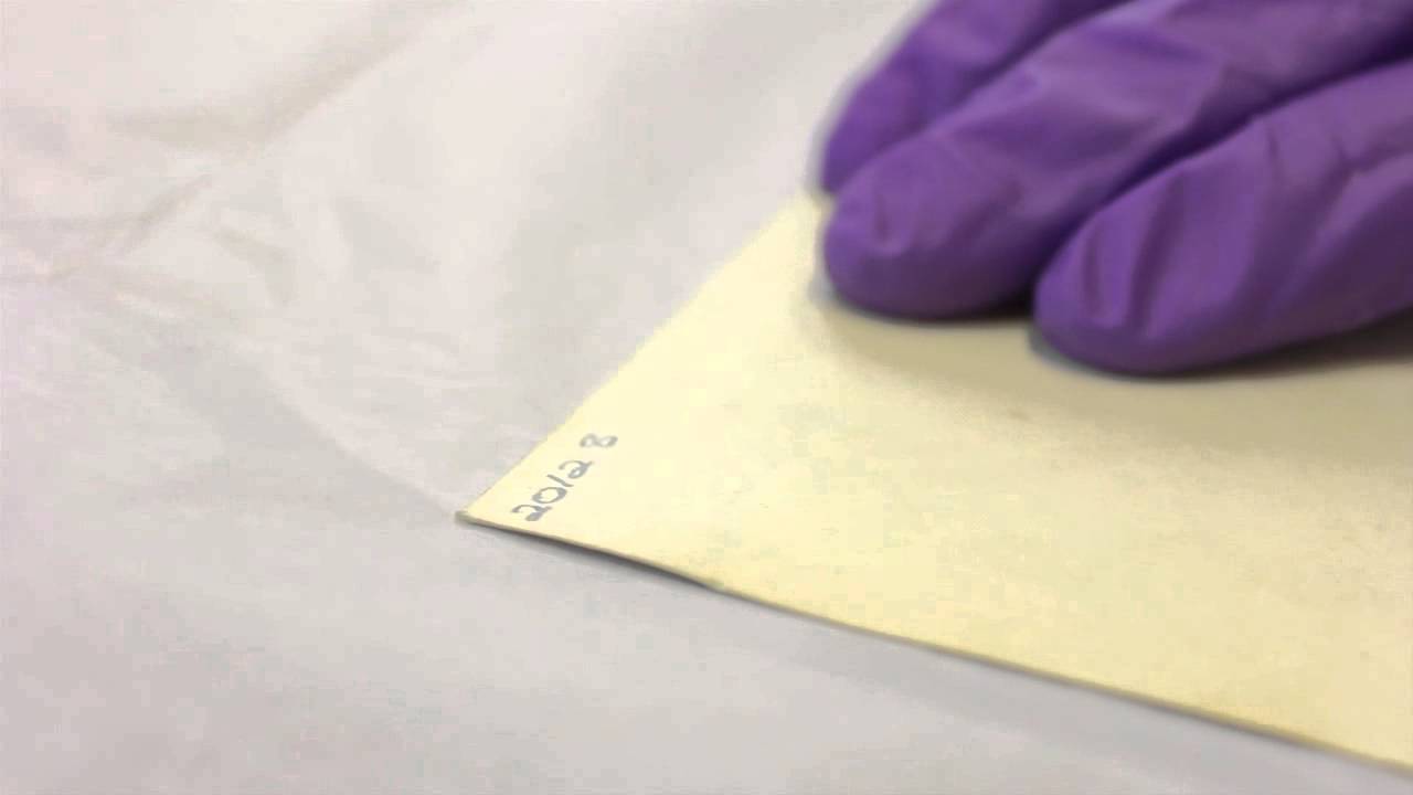 Labelling and marking paper objects in museum collections