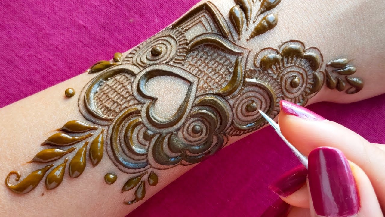 Latest Trending Dubai Style Bold Heena Design ll New Bold Back Hand Mehndi Design ll Mehndi Design