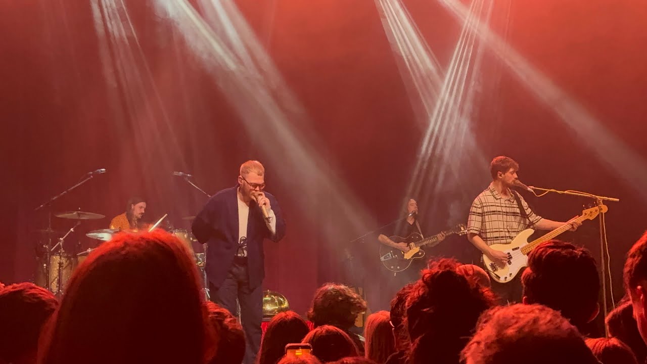 The Lathums - Long Shadows (live at Liverpool Olympia)