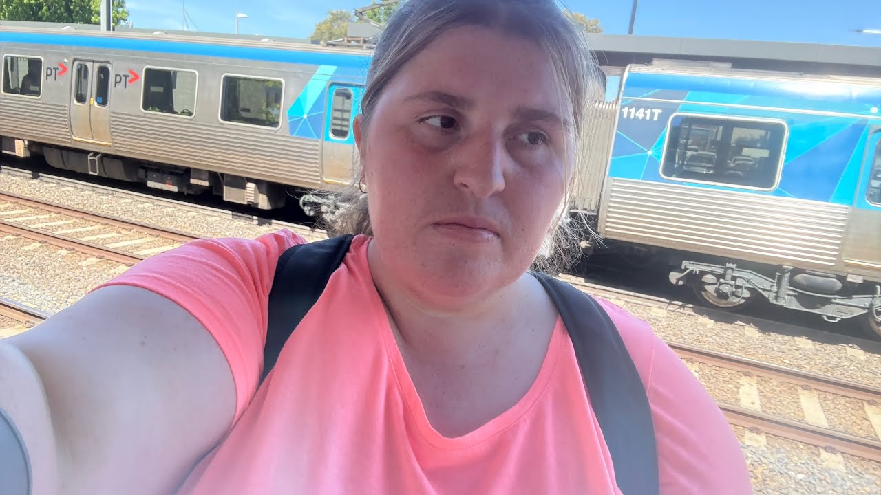 Riding through the Metro tunnel as a blind girl ￼