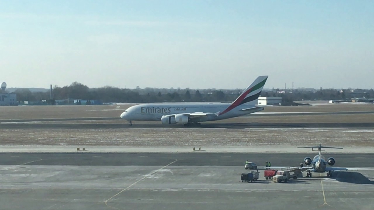 Airbus A380 Emirates - Warszawa Okęcie 10.02.2017- Lądowanie