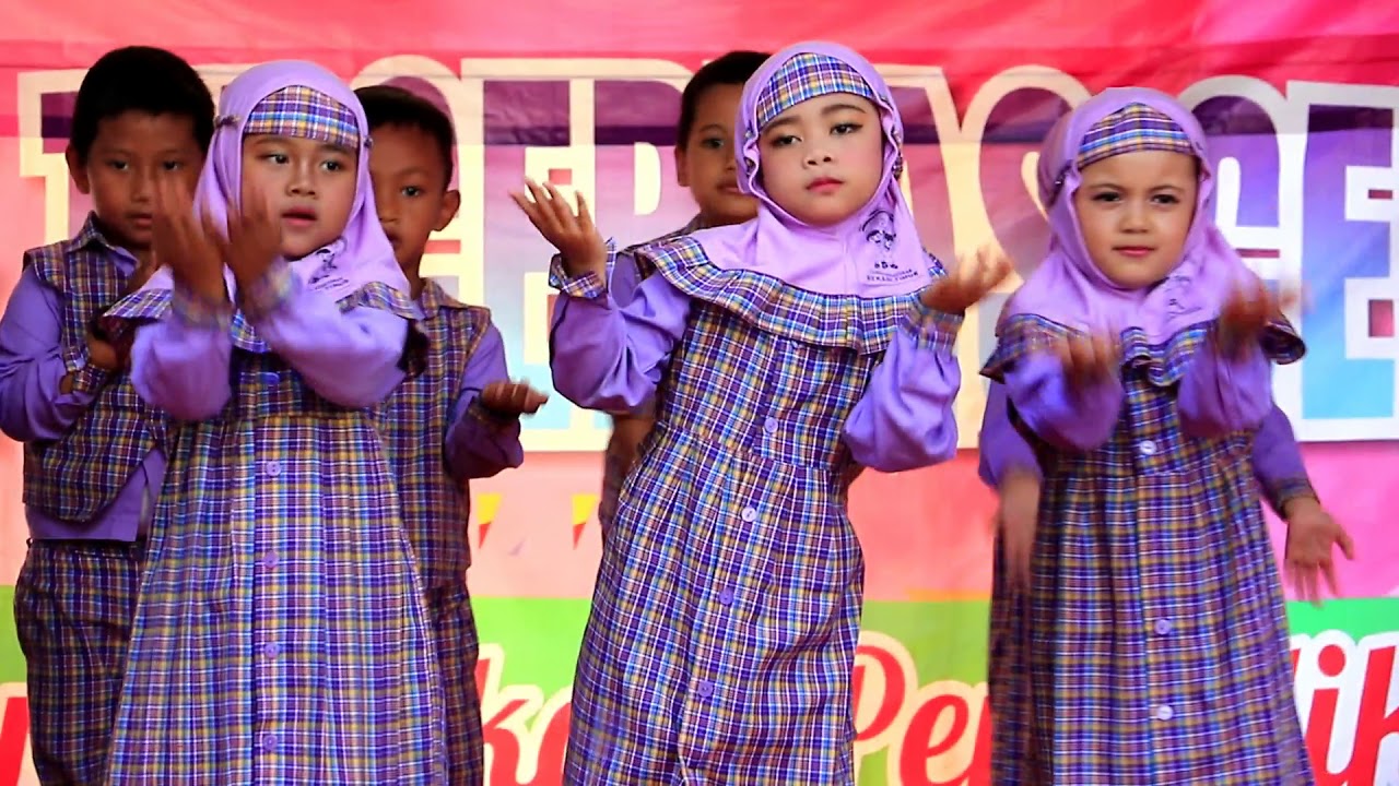 Tarian Anak TK - Guruku Tersayang  - Pentas Seni TK Cerdas Ceria Bekasi Timur 12 Mei 2018