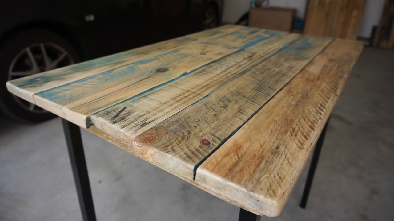 Come realizzare un tavolo in stile industriale con legno di pallet riciclato