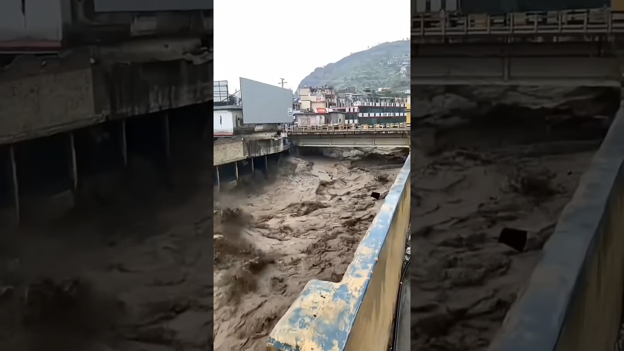 Unbelievable😱floods😱 caught😱on😱camera😱🌊 #viral#trending#floods #flood #Disaster #nature #viralmoment