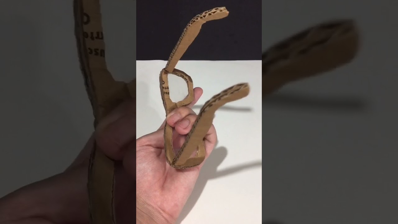 Óculos de papelão 