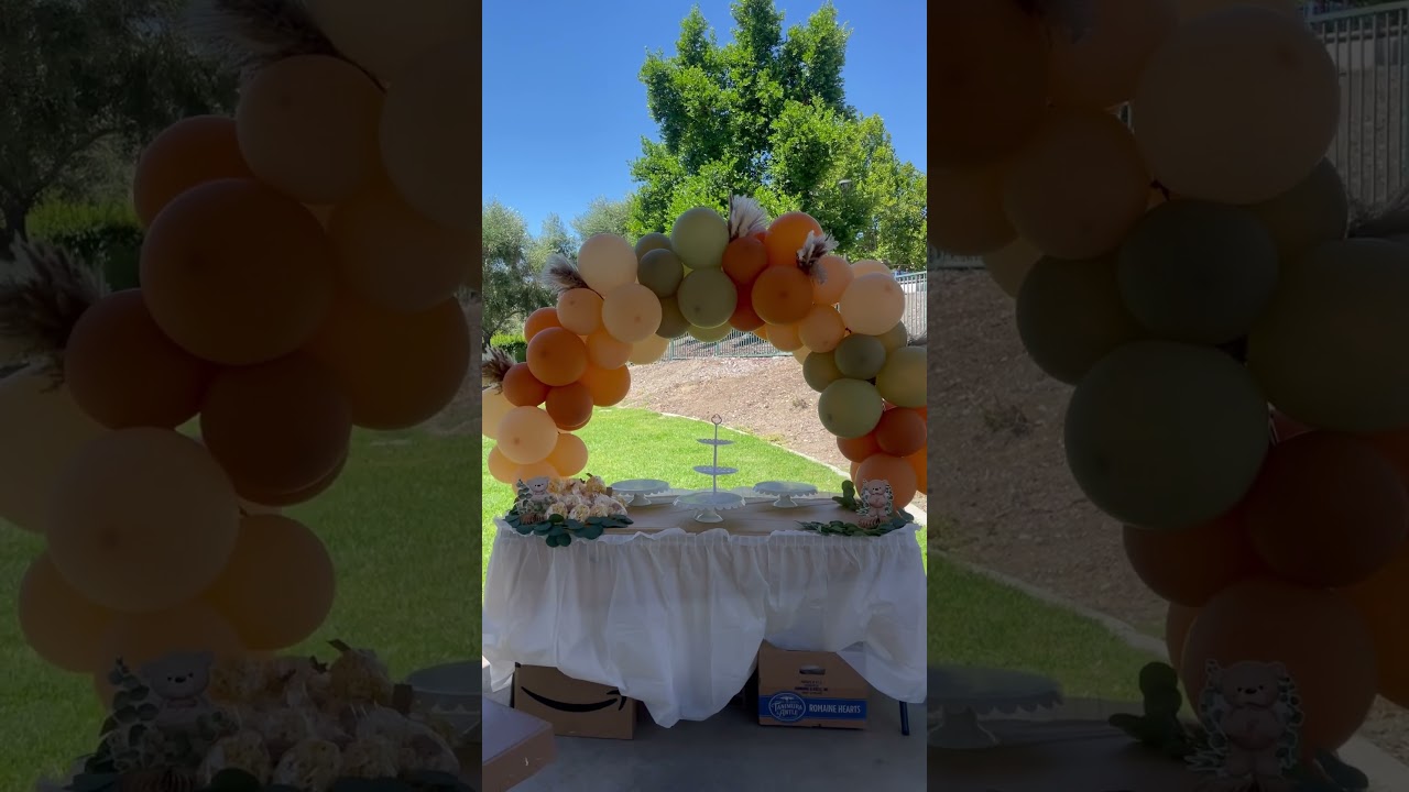 We can bearly wait baby shower table arch #balloongarland #balloon #tablearch
