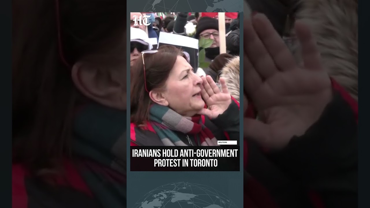 Тысячи людей вышли на митинг в Торонто в поддержку революции &laquo;Лев и Солнце&raquo; и протестуют против и...