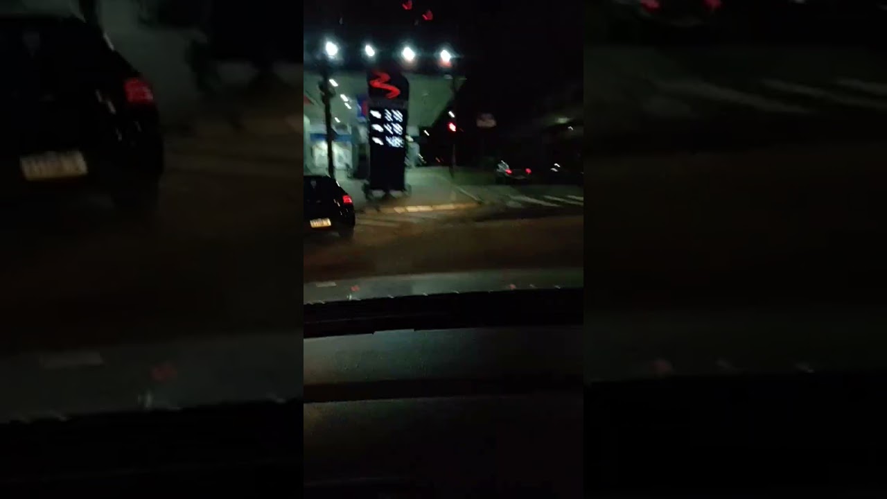 Gravei dirigindo anoite com g5% No para-brisa de uma T-cross N&atilde;o ficou bom mas d&aacute; para ter uma ideia