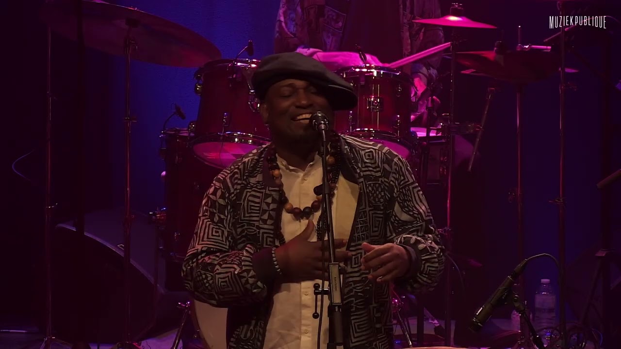 Fredy Massamba (Live at Muziekpublique)