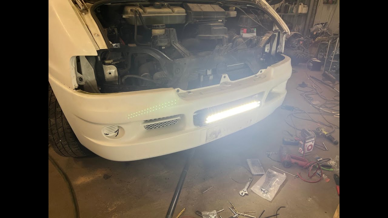 Lisävalon asennus asuntoautoon - Purelux Panther S540