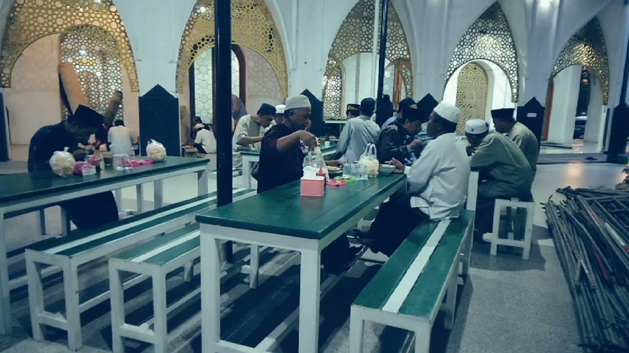 MENU AHAD PAGI SOTO ROYAN DI MASJID SYUHADA TANAH GROGOT 