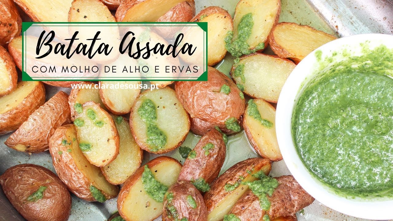 Batata assada com molho de alho e ervas