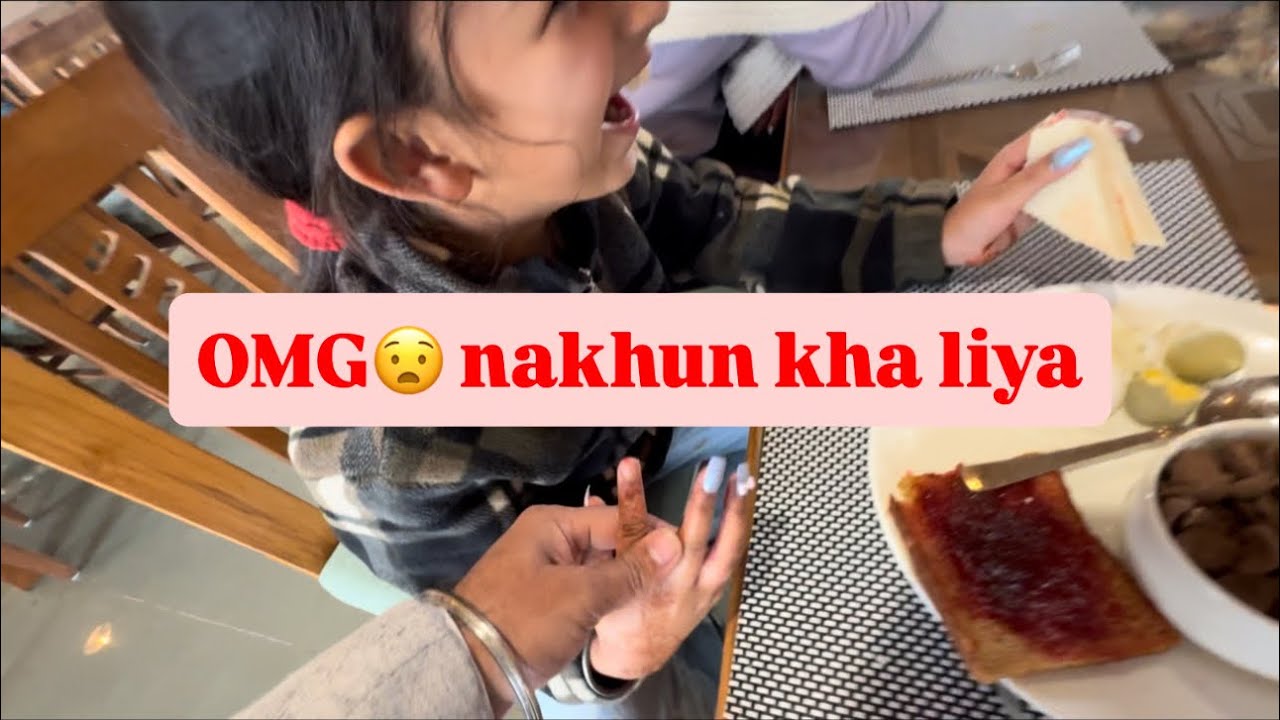 रास्ते पर कूड़े का ढेर 😳रास्ता बंद 