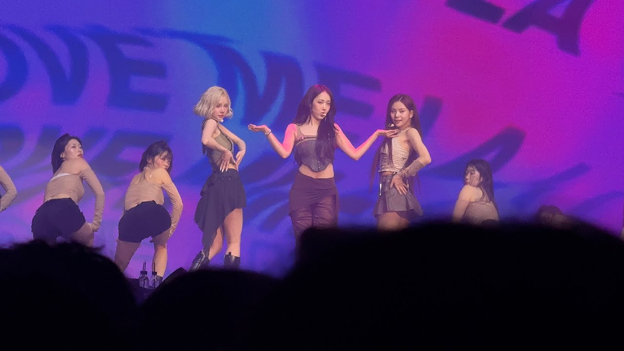 250706 비비지 VIVIZ La La Love Me